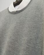 Jersey gris medio de cuello redondo para hombre, vista frontal