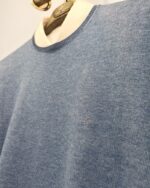 Jersey azul índigo de cuello redondo para hombre, vista frontal