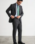 Traje gris marengo Lino Clemente para hombre puesto
