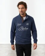 Sudadera azul marino con cuello chimenea Boston para hombre puesta