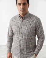 Camisa de microcuadros verde y beige con bolsillo José Beltrán