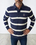 Polo azul marino con rayas crudas La Española para hombre puesto