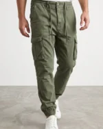Pantalón cargo verde tipo jogger para hombre José Beltrán