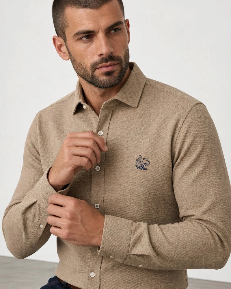 Camisa beige texturizada para hombre La Vespita - Imagen 1