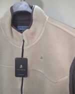 Chaleco beige de microfibra para hombre, vista frontal