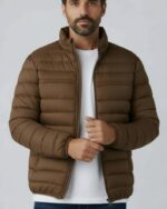 Plumífero ligero acolchado marrón para hombre