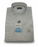 Detalle de la camisa elástica blanca La Vespita